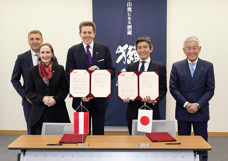 Signing ceremony at Asahi Shuzo on April 17, 2024.